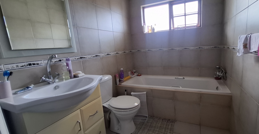 To Let 3 Bedroom Property for Rent in Blue Bend Eastern Cape